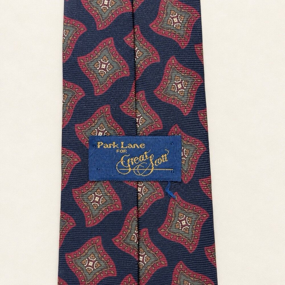 Park Lane for Great Hart Men’s Navy Burgundy Geometric Medallion Necktie Silk